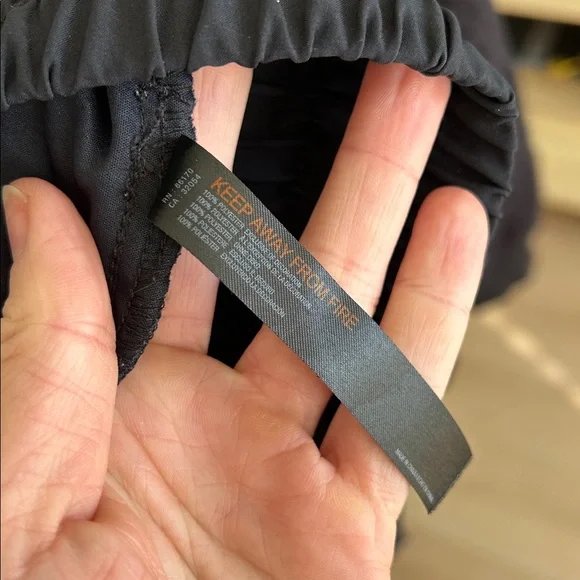 Free People High Waisted Shorts. Size medium. Black. Excellent Condition - Picture 4 of 4